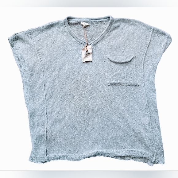 Easel Los Angeles Tops - Easel Women's Light Blue Textured Knit Top With Slit Seams And Pocket Detail